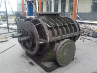 L84WD羅茨風(fēng)機維修中